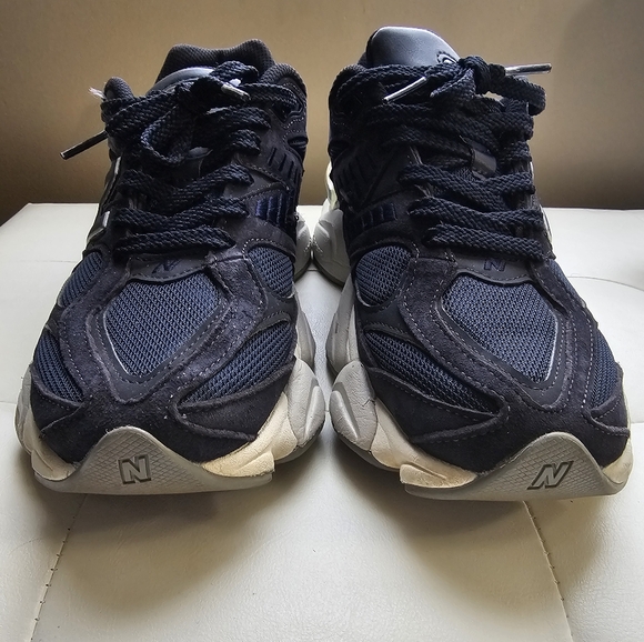 New Balance 9060 - Picture 3 of 5